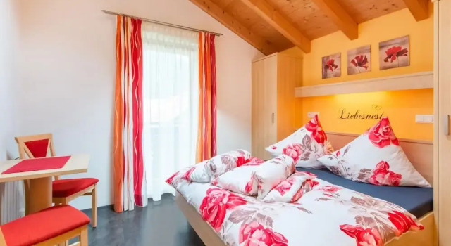 Апартаменты с балконом Well-kept Apartment in a Central Location