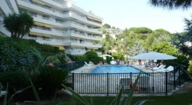 Апартаменты Two Bed Apartment in a Gated Residence With Gardens in Cannes With sea Views - 865