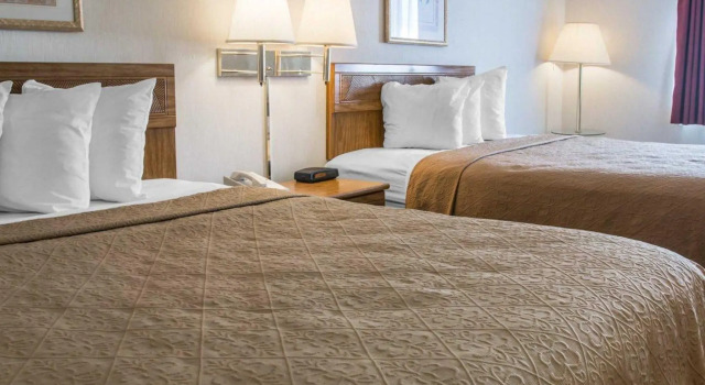 Четырёхместный номер Standard Quality Inn Hudsonville South