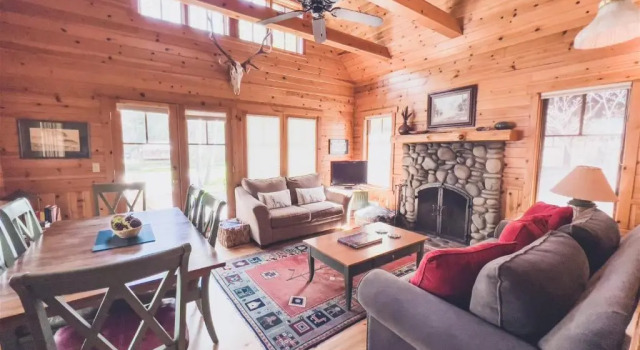 Коттедж с 2 комнатами Metolius Cabin 2