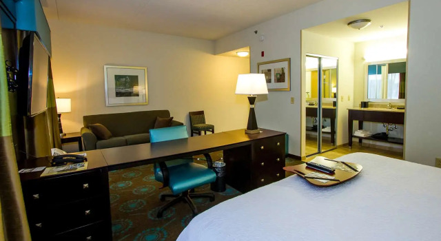 Люкс Hampton Inn Fayetteville