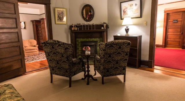 Double Oaks Bed and Breakfast, Забронировать Отель Отели Гринсборо 3 звезды, рядом с Культурный центр Гринсборо, 3*