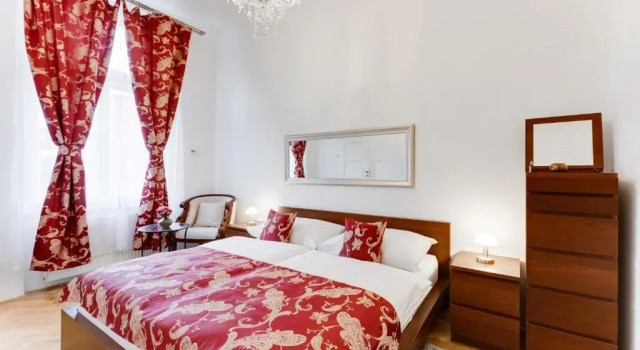Old Town Square Royal Apartment