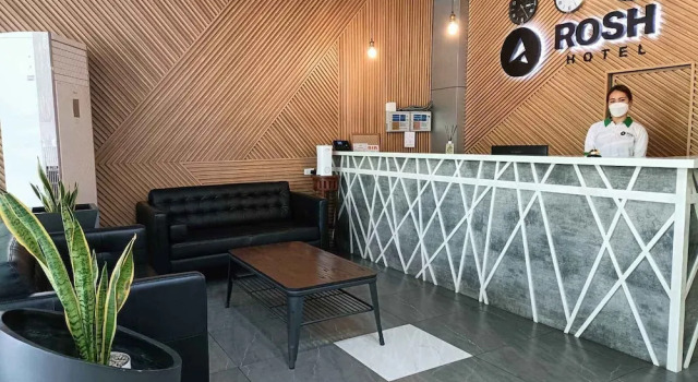 Rosh Hotel