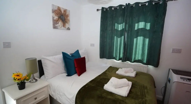 Spacious 3BR House Sleeps 6