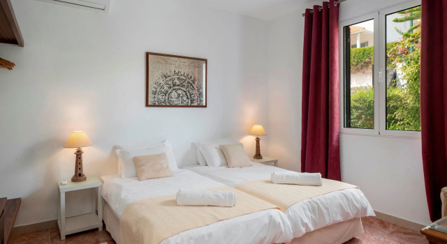 Lovely A/C family villa, walking distance to the sea and amenities - Villa Amélia, Boek Villa Vakantiehuizen in Madeira, Cottage