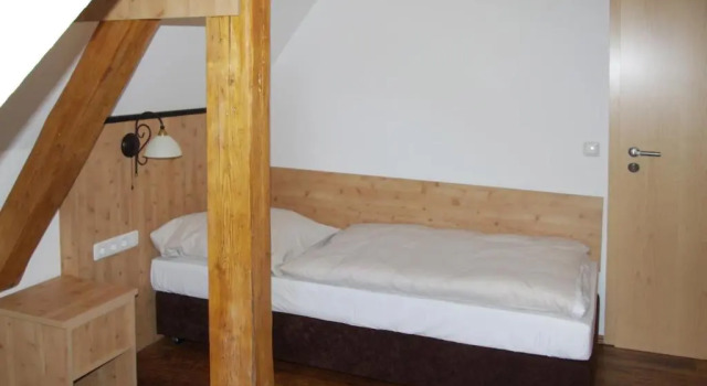 Номер Standard Brauerei Gasthaus Lohhof im Münchner Norden, direkt an der S1, nähe vom Flughafen, Zentrum, A92, Allianz Arena, Ruderregatta und Schießanlage G- Hochbrück entfernt, Internationale Küche