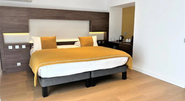 Полулюкс с видом на город Hôtel Hélios