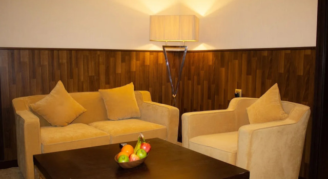 Полулюкс The Secure Inn Hotel Muscat