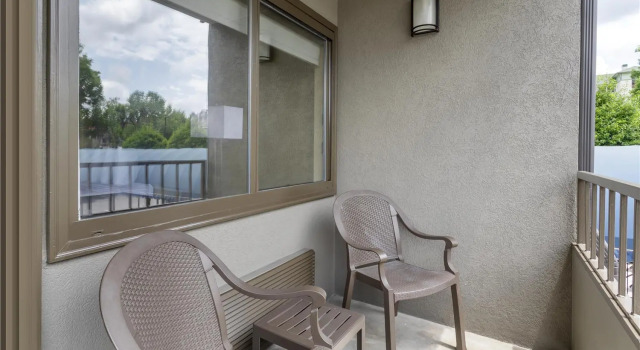 Четырёхместный номер Standard с балконом Best Western Plaza Inn