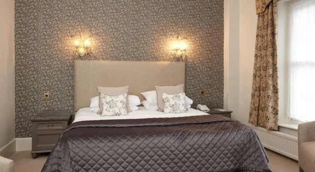 Номер Classic The Royal Hotel