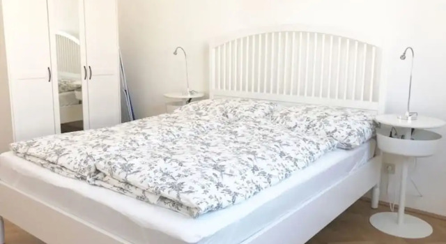 Апартаменты Lovely Apartment directly at Naschmarkt