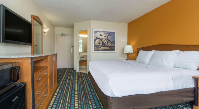 Двухместный номер Days Inn by Wyndham Florence Cincinnati Area