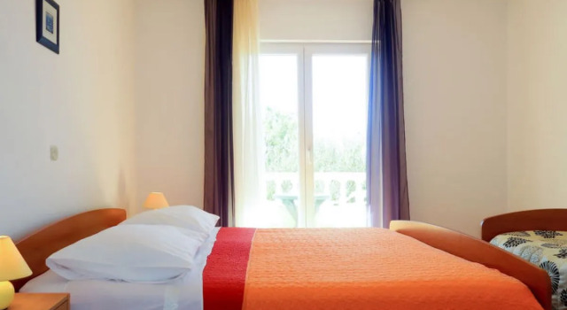 Apartment Dora Spiez 39648, Prenota Appartamento Hotel a Isole Quarnerine con parcheggio, Parcheggio