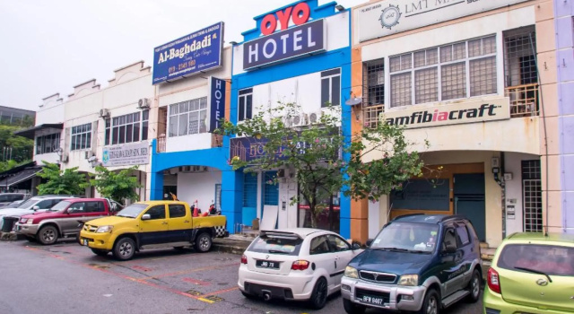 OYO 90281 Hotel Taj (Seksyen 13)
