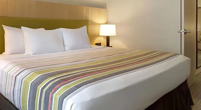 Двухместный люкс c 1 комнатой Country Inn & Suites by Radisson, Petersburg, VA