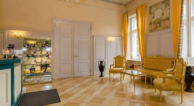 Seeschloss Schorssow, Забронировать Отель Отели Mecklenburg Switzerland с парковкой, Парковка