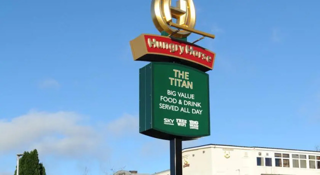 The Titan, Rezervasyon Otel Clydebank Glasgow