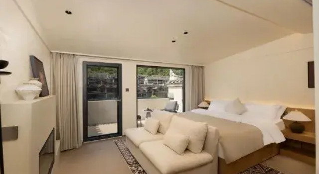 Люкс Yinxi Linjiang Homestay (Phoenix Ancient Town Tuojiang Yunqiao Branch)