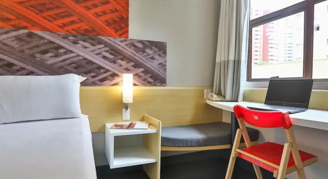 Четырёхместные семейные апартаменты Ibis Maringa