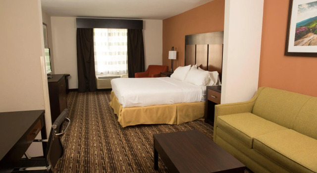 Двухместный люкс Holiday Inn Express Hotel & Suites Cherokee-Casino by IHG