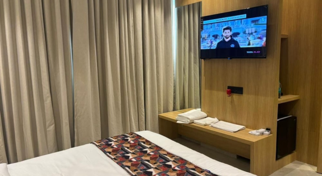 Люкс Luxury Hotel Imperial Suites - Airoli