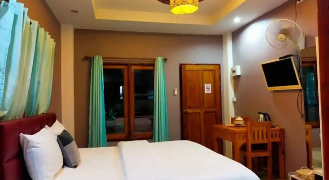 M Grand Hotel, Rezervovat Hotel Hotely v North-Eastern Thailand se snídaní, Snídaně