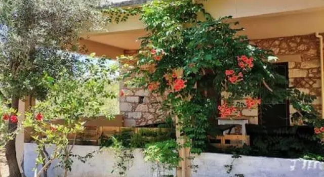Коттедж Korakies private traditional house ,2000sqm yard