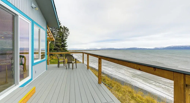 Коттедж Deck & Panoramic Views: Bayfront House in Homer!