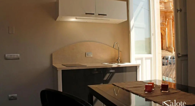 Студия с балконом Kalote Apartments