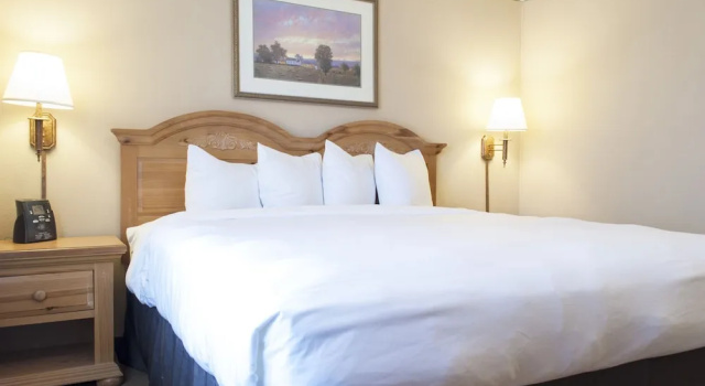 Двухместный номер Standard Country Inn & Suites by Radisson, Cedar Falls, IA