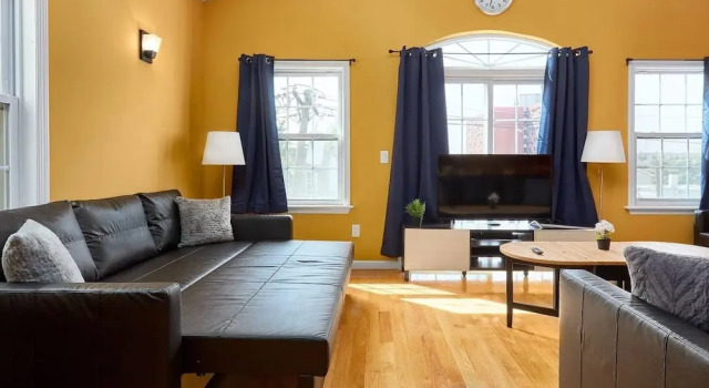 Bright, Spacious House!, Забронировать Отель Отели Джерси-Сити с парковкой, рядом с Pershing Field, Парковка