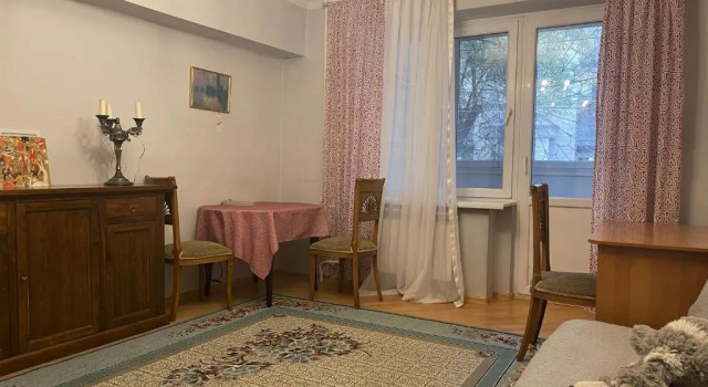 Lovely 3 bedroom apartment with free parking, Boek Appartement Alma-Ata Kazachstan, in de buurt van Abay Metro Station