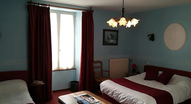 Семейный номер Standard Hostellerie Saint Martin- Logis Hôtel et Restaurant