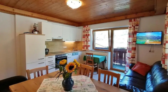 Апартаменты с 3 комнатами с балконом Gästehaus Enzian