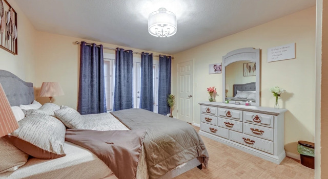 Enchanting Puyallup Home w/ Spacious Deck!, Prenota Hotel Puyallup 