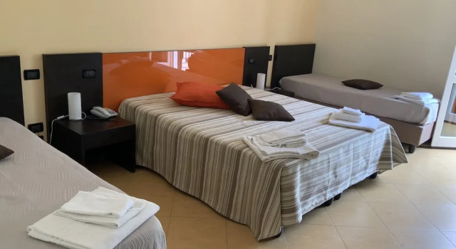 Четырёхместный номер Standard Cerri Hotel