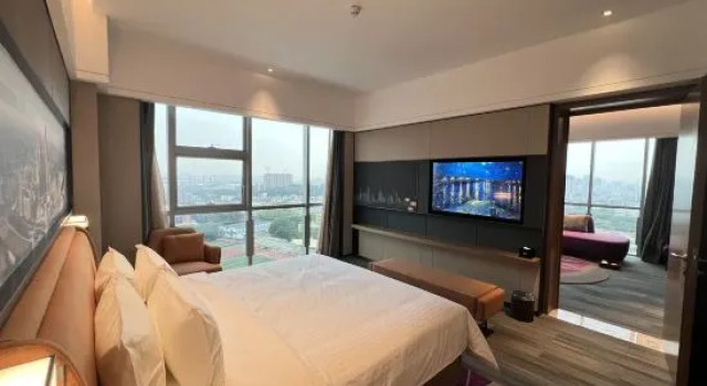 Двухместный люкс Business Hampton by Hilton Guangzhou Wenchong