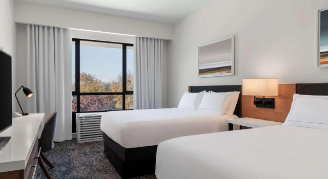 Четырёхместный номер Standard Tapestry By Hilton The Fort Sutter Hotel Sacramento, Ca