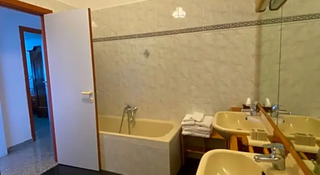 Четырёхместный номер Standard Hotel Leopold