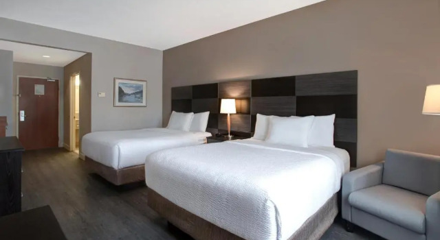 Четырёхместный номер Standard Days Inn & Suites by Wyndham Collingwood