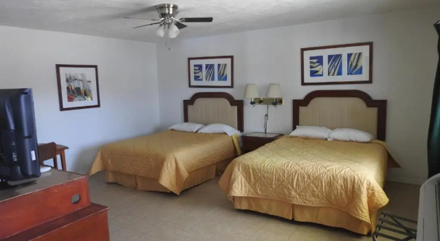 Четырёхместный номер Standard Economy Inn
