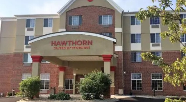 Hawthorn Suites by Wyndham Madison Fitchburg