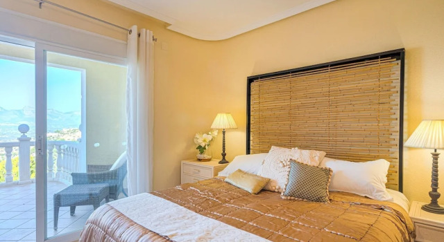 Villa With Exceptional Panoramic Views, Private Pool in Altea Hills