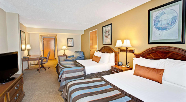 Четырёхместный номер Standard La Quinta Inn & Suites by Wyndham Mooresville