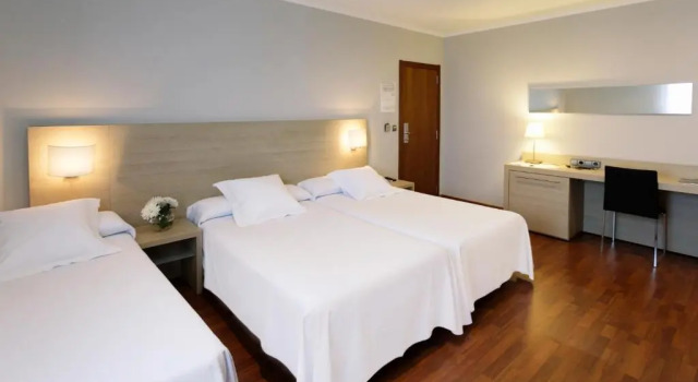 Трёхместный номер Standard Hotel Valencia