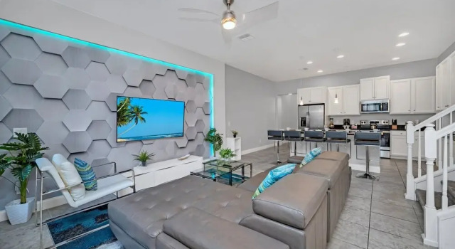 Vibrant Townhome w Private Pool, near Disney, Забронировать Дом для отпуска Виллы Фор Корнерз, Вилла