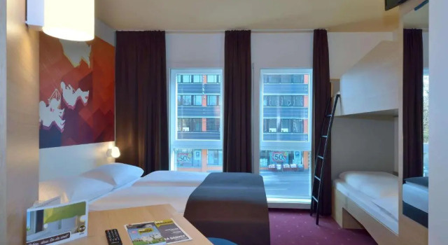 Семейный номер Standard B&B Hotel Stuttgart-Bad Cannstatt