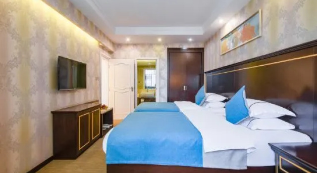 Люкс Luxury Kunming Baohai Mingzhu Hotel