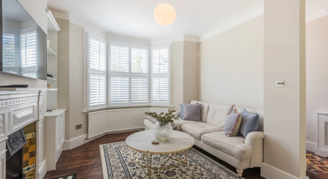 Lavish Nordic Styled Fulham Home by the Thames, Забронировать Отель Отели Лондона 4 звезды, рядом с Больница Чаринг-Кросс, 4*